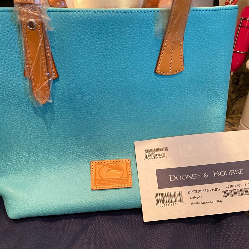 New Dooney and Bourke medium purse